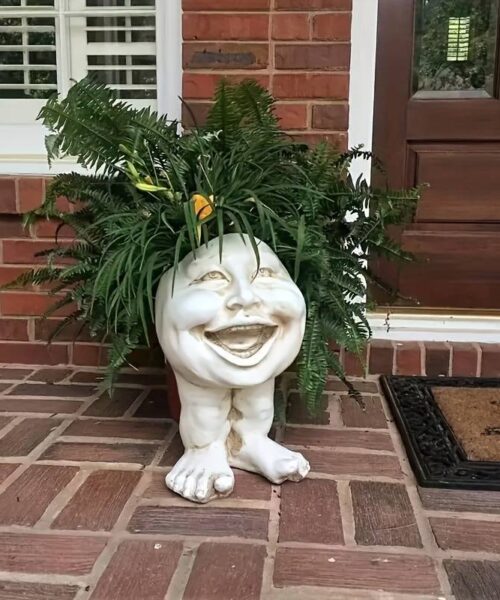 Muggly's The Face Statue Planter