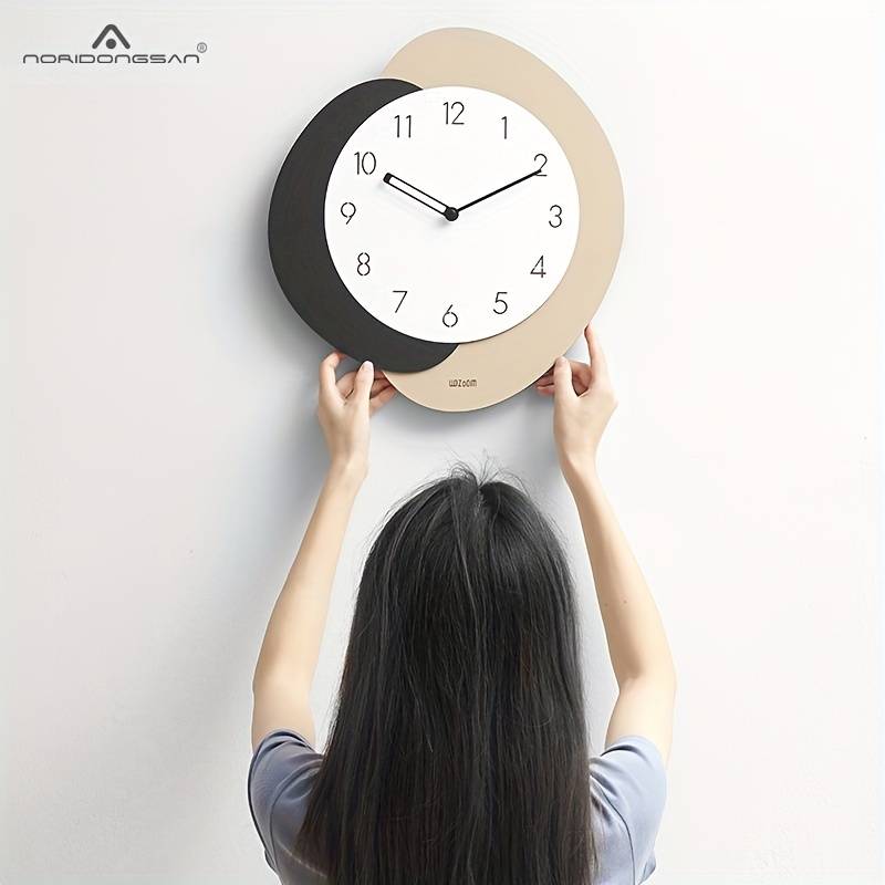 Creative Contrast Color Clock